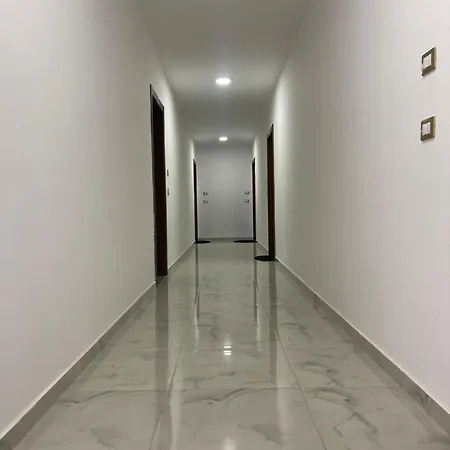 Tre Delfinet * Лежа