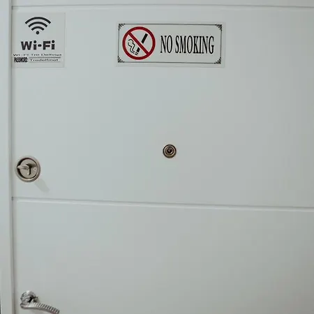 Tre Delfinet Лежа