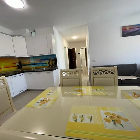 Tre Delfinet Apartment