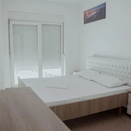 Tre Delfinet Apartment Lezhe