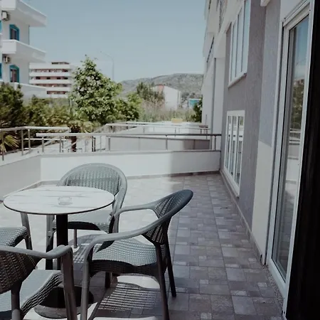 Tre Delfinet Apartment Lezhe